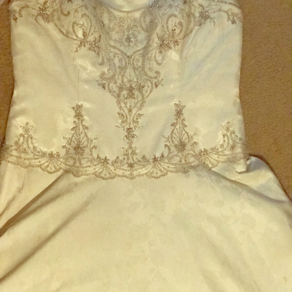 Wedding dress
